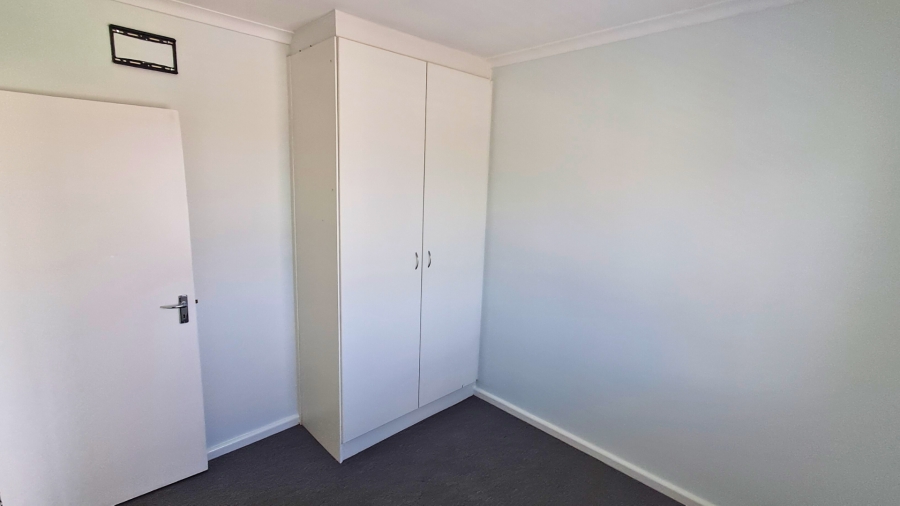 To Let 2 Bedroom Property for Rent in Somerset West Western Cape